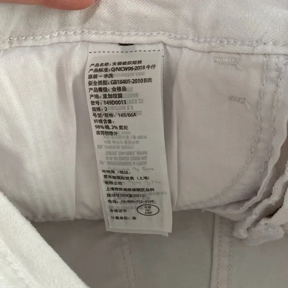 Abercrombie and Fitch women’s white Denim Shortie  Shorts | Size 26/2 - Picture 6 of 8